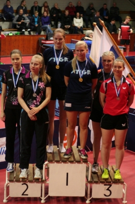 Pihla vann silver i damdubbel tillsammans med Annika Lundström.
